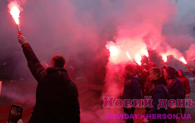 У Херсоні закидали фаєрами обласну прокуратуру