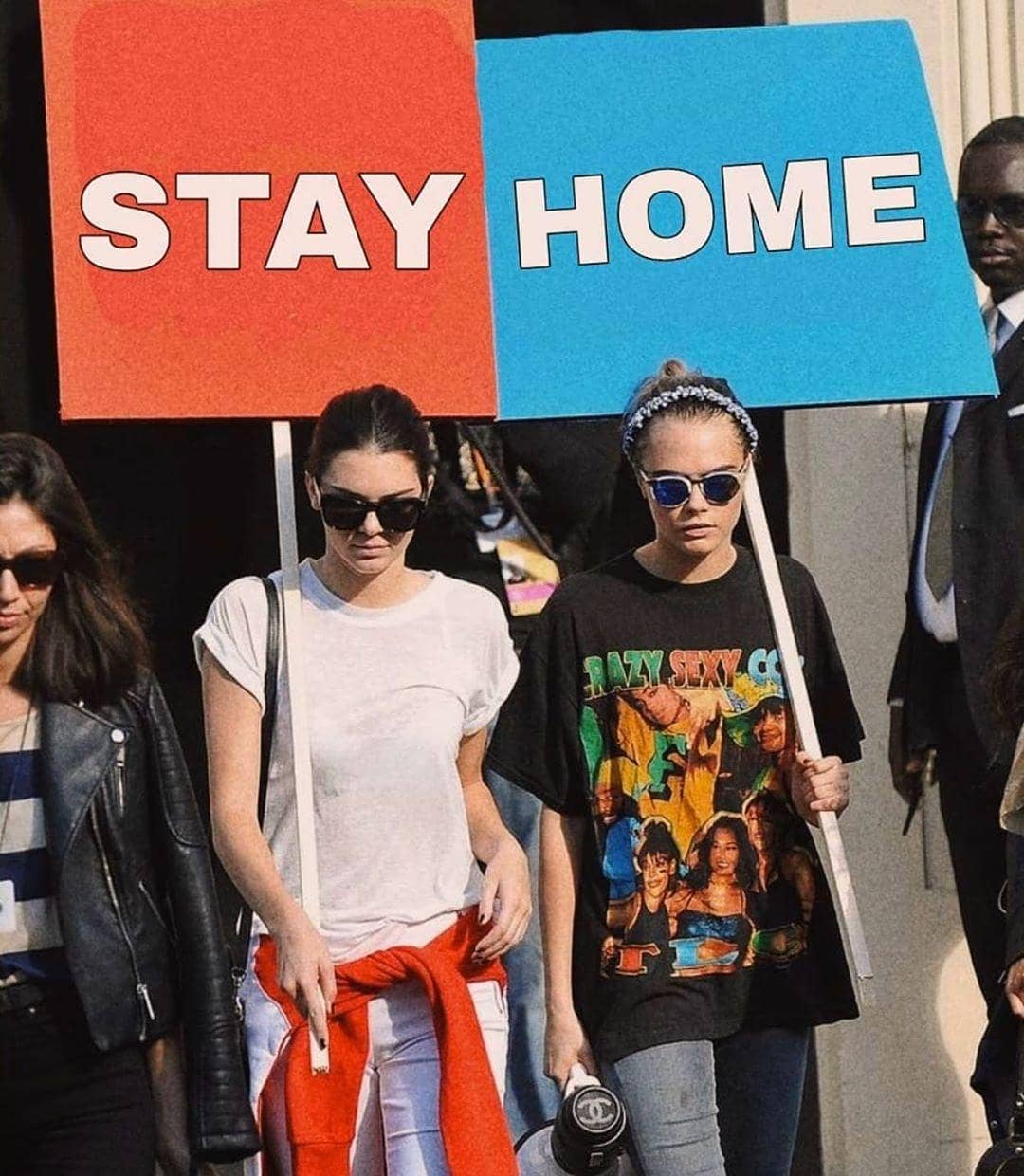 Новая пара? В сети обсуждают романтические отношения Кайи Гербер и Кары Делевинь