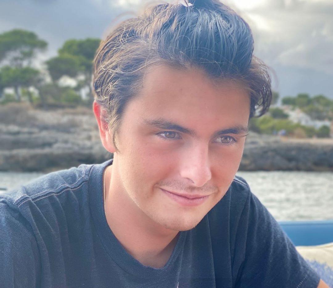 Фантастическая женщина: Кэтрин Зета-Джонс поразила натуральной красотой на архивном фото