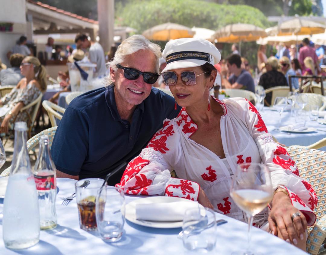 Це любов: Кетрін Зета-Джонс зворушливо привітала Майкла Дугласа з річницею весілля