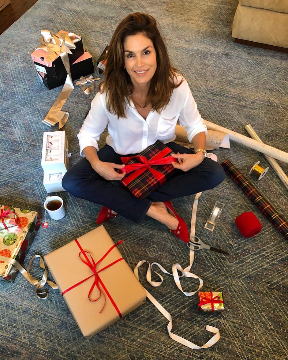 Как звезды готовятся к Рождеству: праздничная фотоподборка