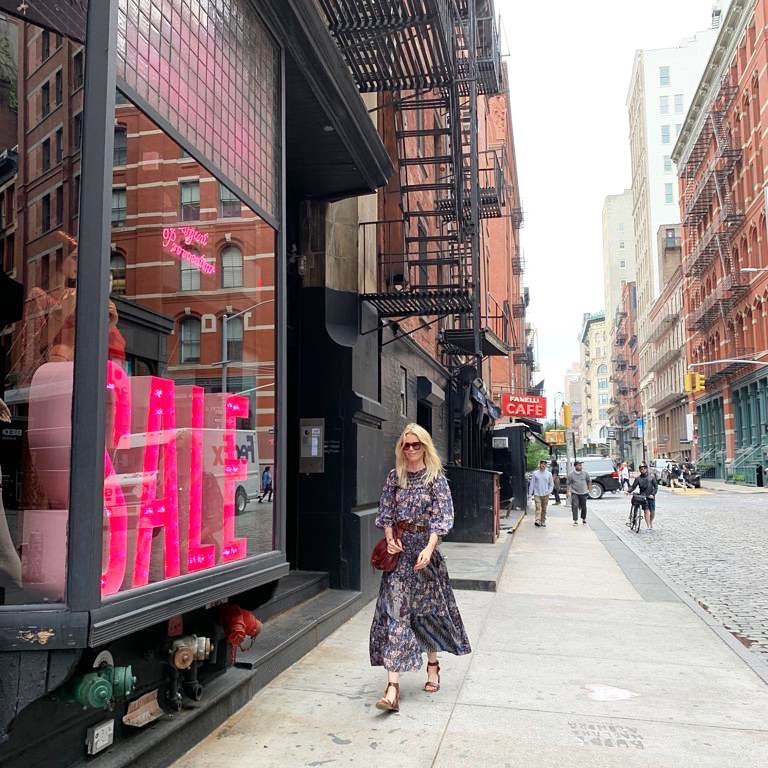 Від хіпі до ділової жінки: топ-3 стильних літніх образів від Клаудії Шиффер