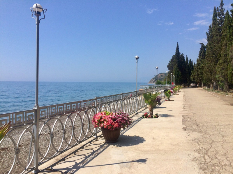 Начало туристического сезона в Крыму показали в свежих снимках. Фото