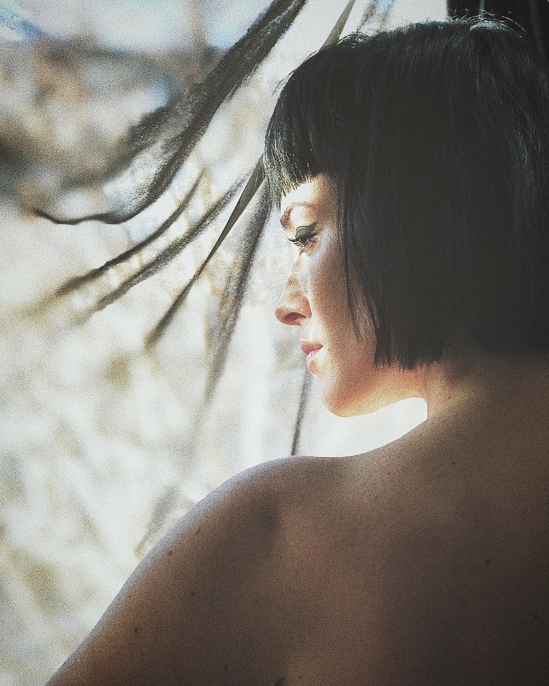 "Справжня француженка": Даша Астаф'єва захопила чуттєвими знімками з Парижа