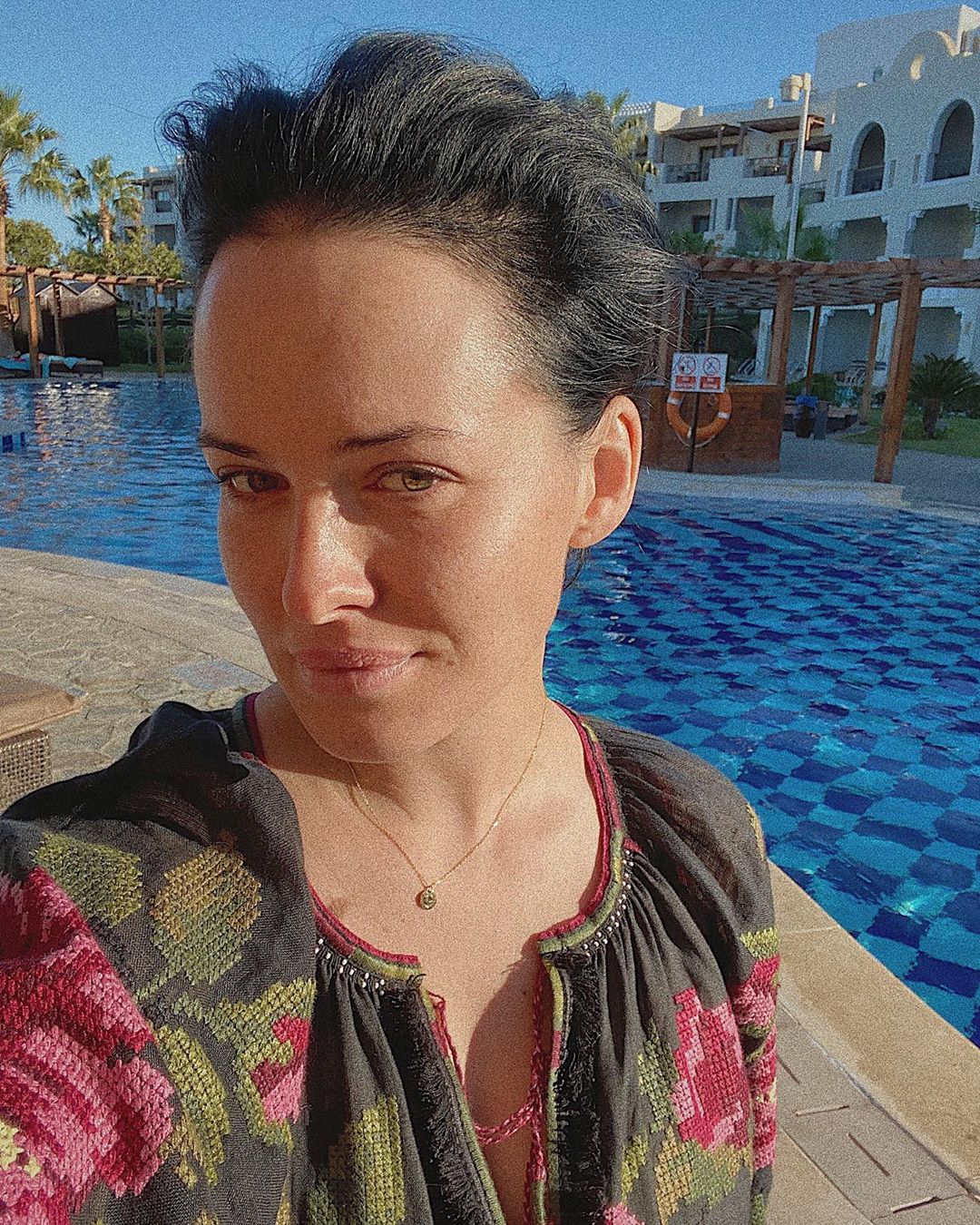 Кращий візажист - відпочинок: Даша Астаф'єва релаксує в купальнику і без макіяжу