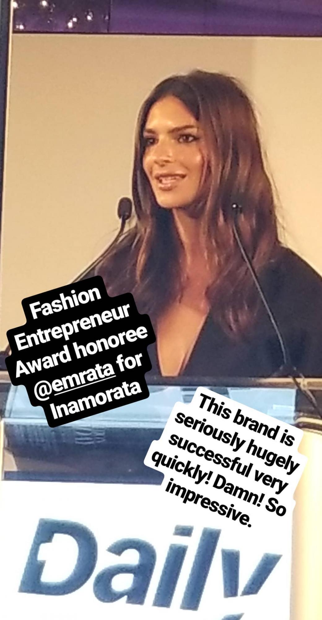 Смело! Эмили Ратаковски появилась на светском мероприятии в откровенном купальнике