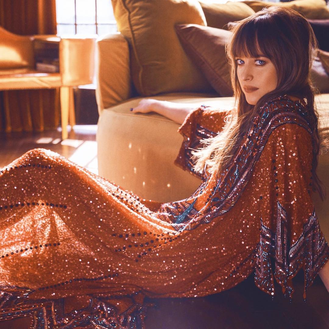 В оттенках синего: Дакота Джонсон похвасталась новыми съемками (фото)