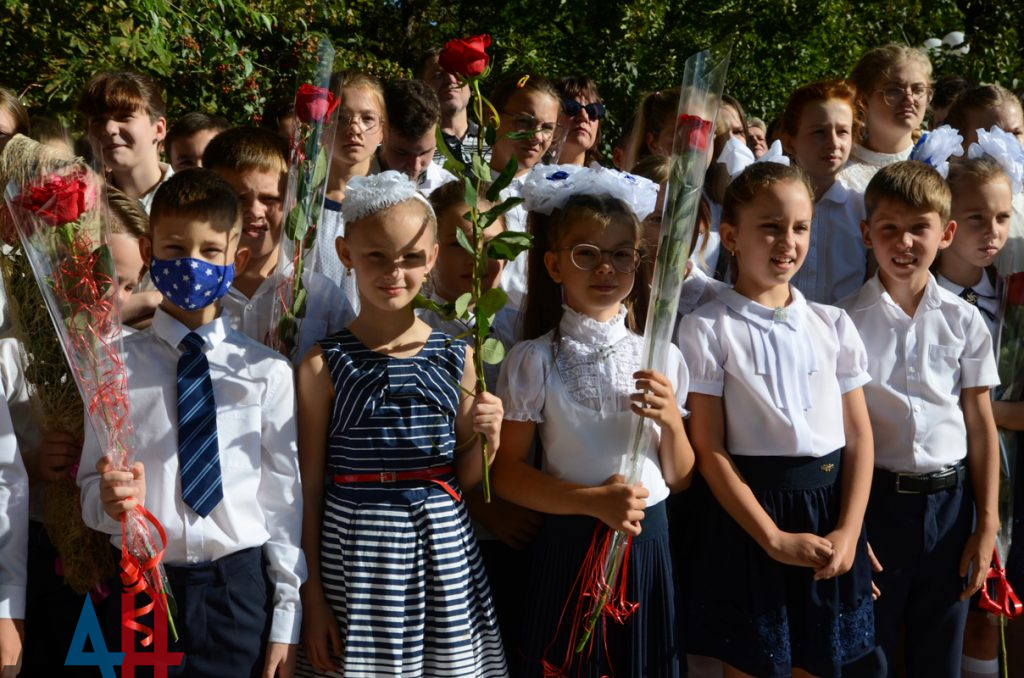 Праздник пропаганды: как прошло 1 сентября в оккупированном Донецке (фото)