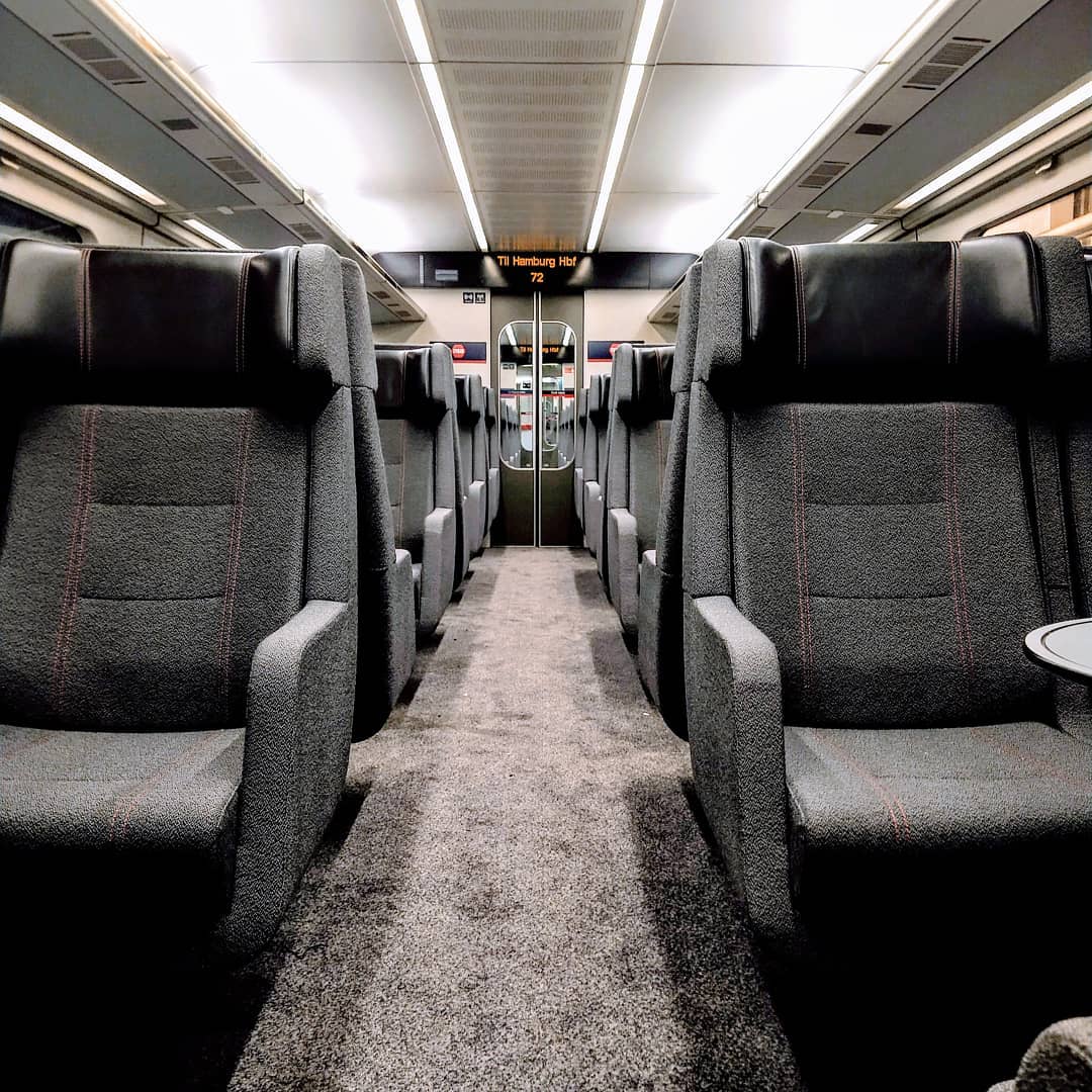 Укрзализныця vs DSB: из этих фото станет ясно, почему датчанин мыл поезд Киев-Измаил