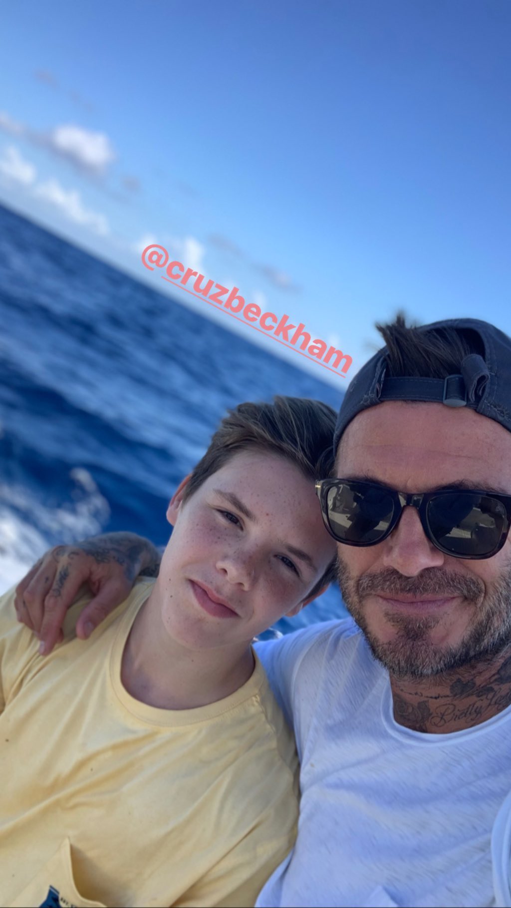 На отдых всей семьей! Виктория и Дэвид Бекхэм отправились с детьми в Майами