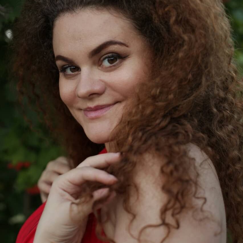 Звезда телесериала "Школа" стала мамой в первый раз