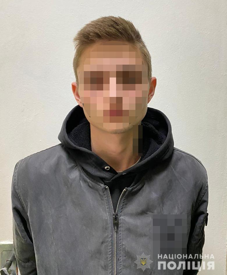 У Києві нахабні грабіжники напали на жінку прямо біля під'їзду: розплата спіткала відразу