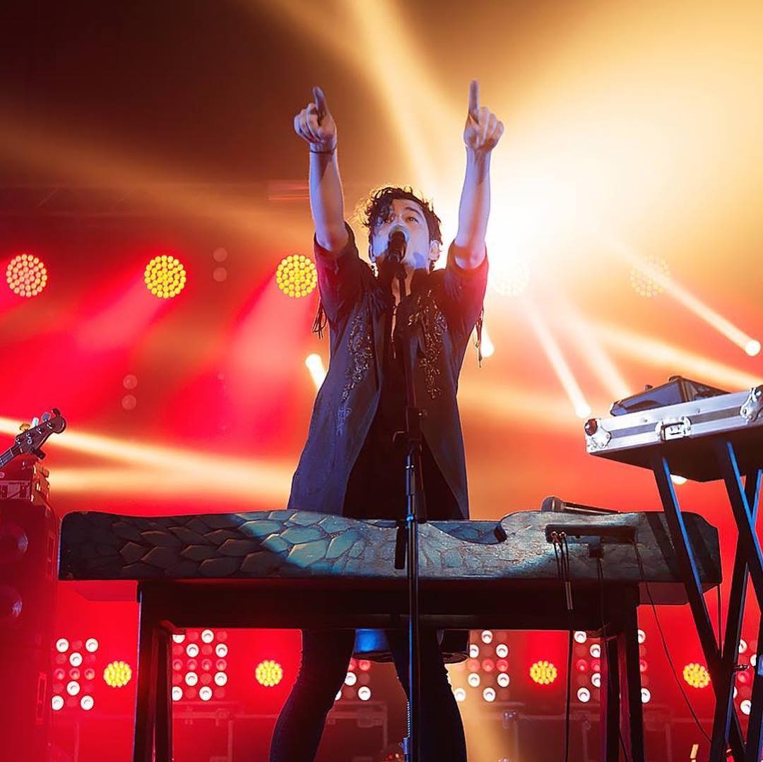 Фронтмен Pianoбой Дмитро Шуров прикрасив обкладинку знаменитого глянцю