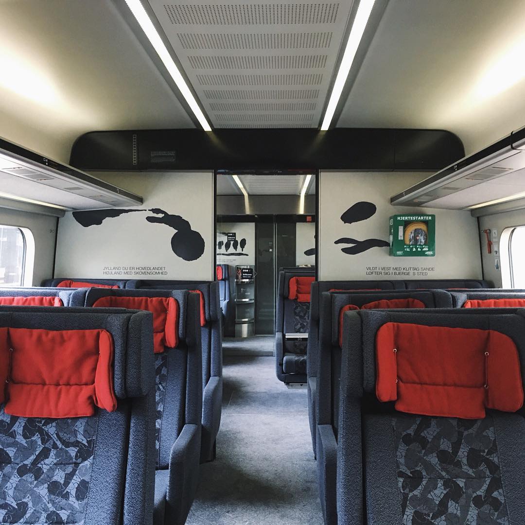 Укрзализныця vs DSB: из этих фото станет ясно, почему датчанин мыл поезд Киев-Измаил