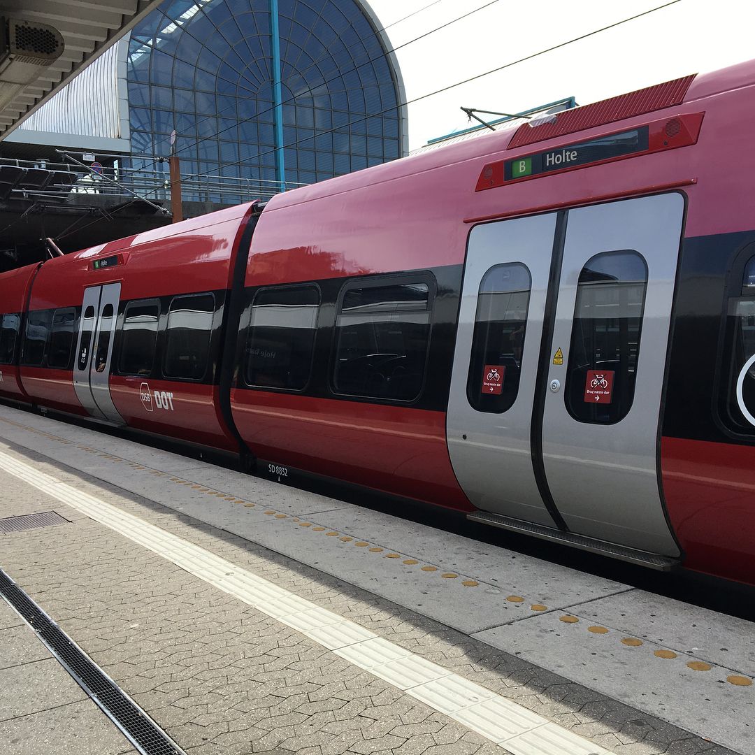 Укрзализныця vs DSB: из этих фото станет ясно, почему датчанин мыл поезд Киев-Измаил