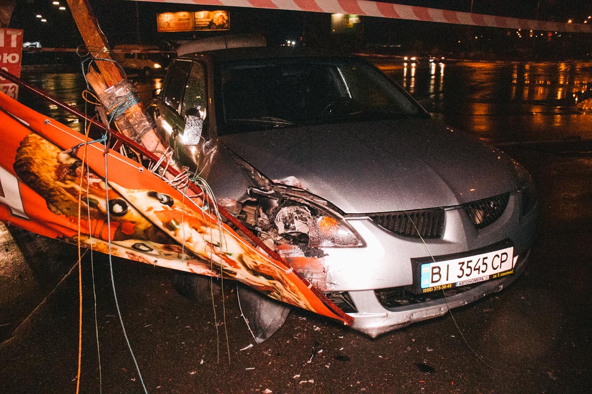 Жуткое ДТП в Киеве: пьяный нацгвардеец устроил погоню с полицией и протаранил такси