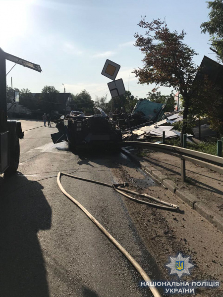 В Первомайске из-за опрокидывания фуры погиб пешеход