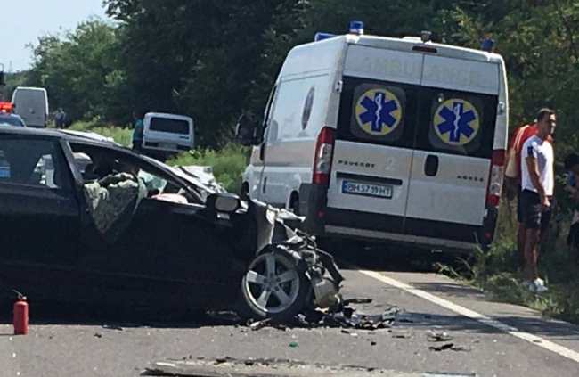 В Одеській області зіткнулись маршрутка та авто, є загиблий та постраждалі