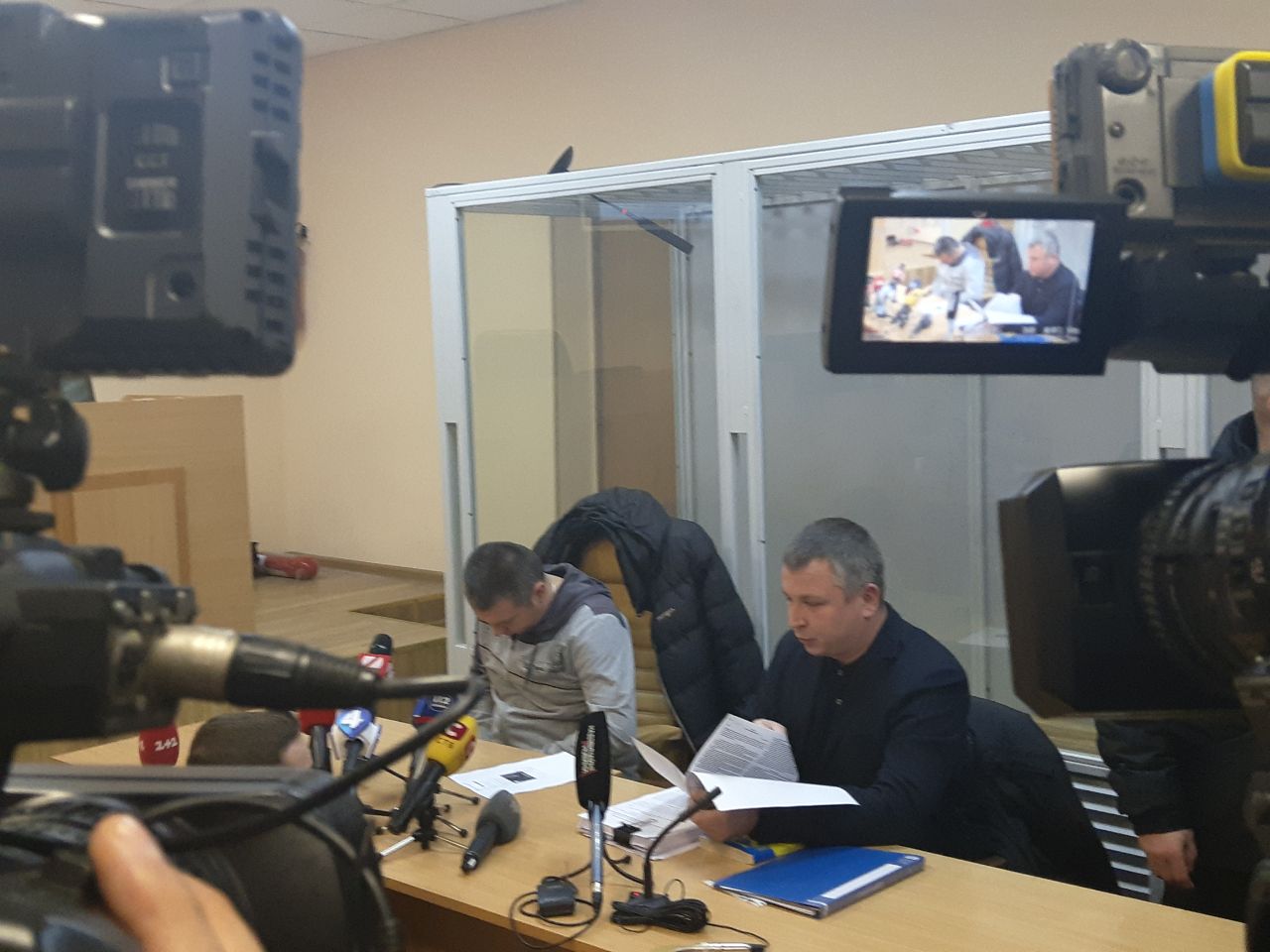 У Києві почався суд над поліцейським, який бив ногами активістів