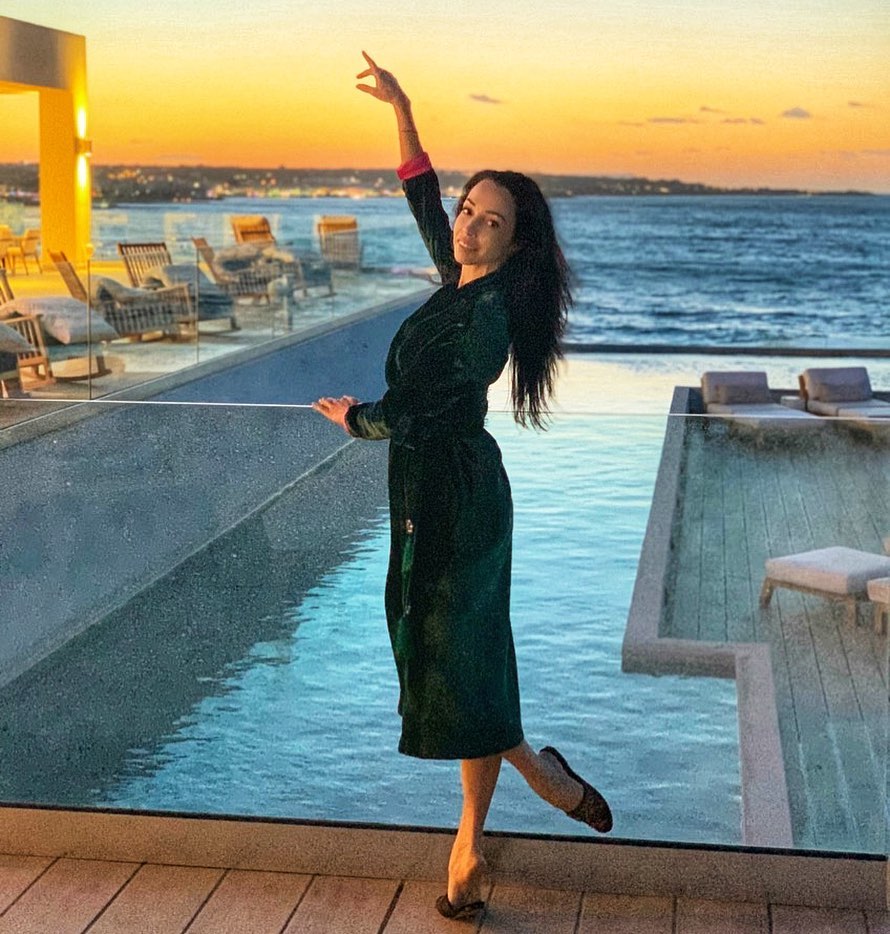 Сама грация: Екатерина Кухар очаровала изящной фигурой на отдыхе