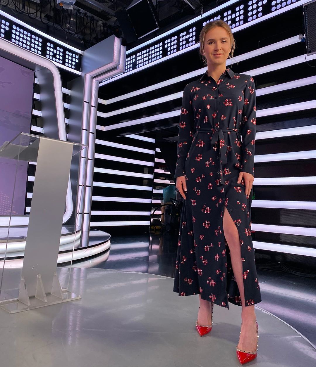 Була б ведучою: Еліна Світоліна блиснула стрункими ніжками в сукні від українського дизайнера