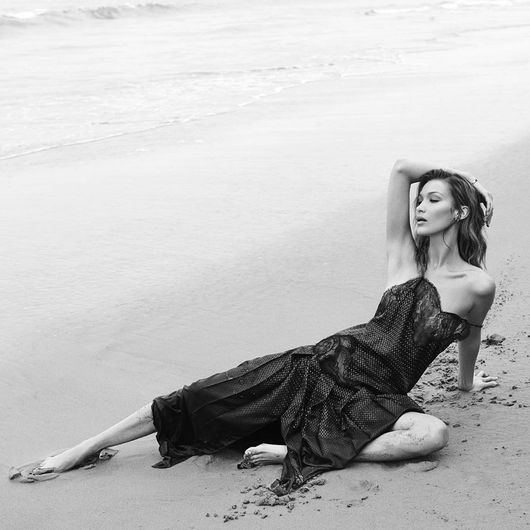 Фатальна красуня: чарівна Белла Хадід красується на обкладинці французького ELLE