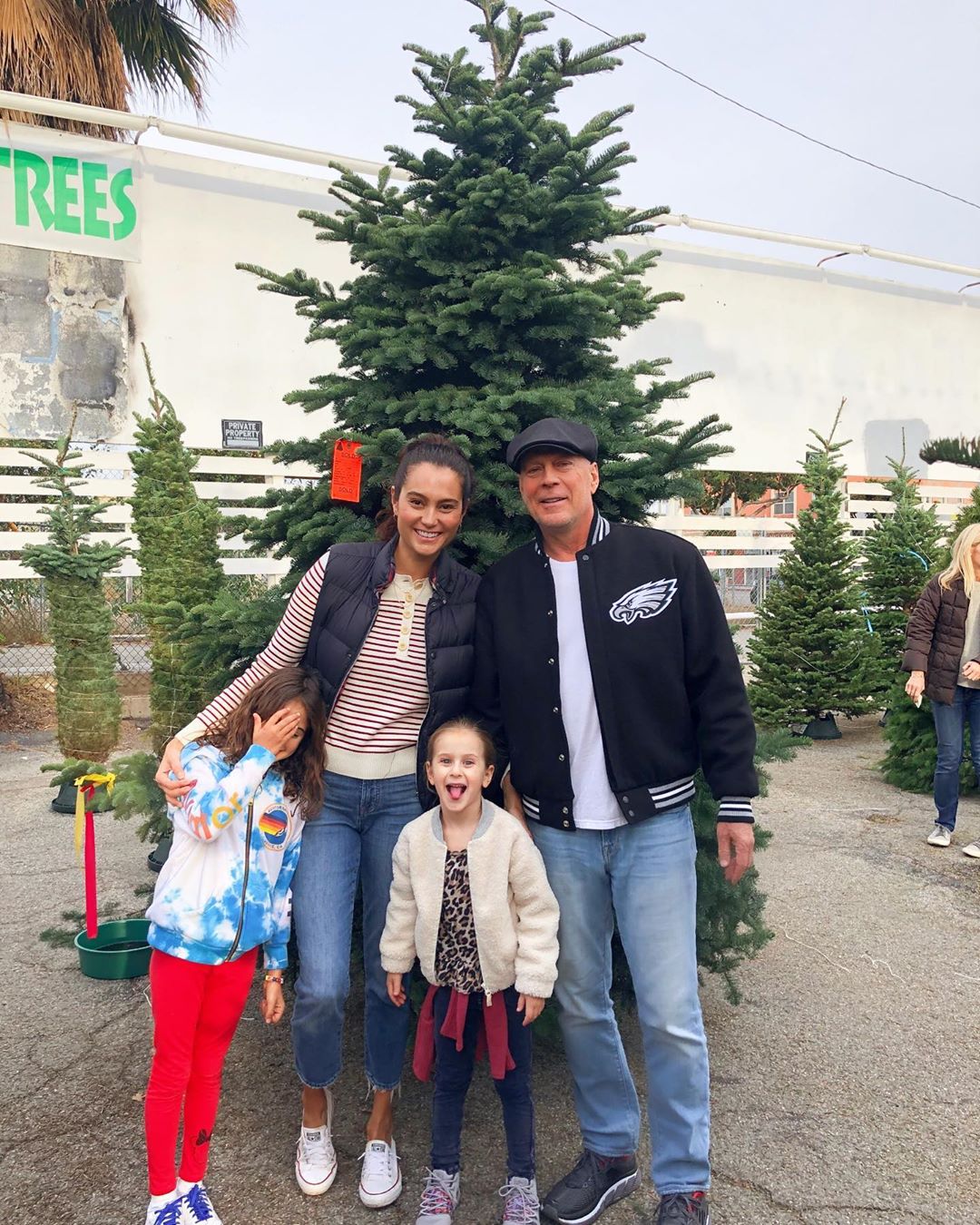 З коханою дружиною і дітьми: Брюс Вілліс весело відзначає 65-річчя в колі близьких