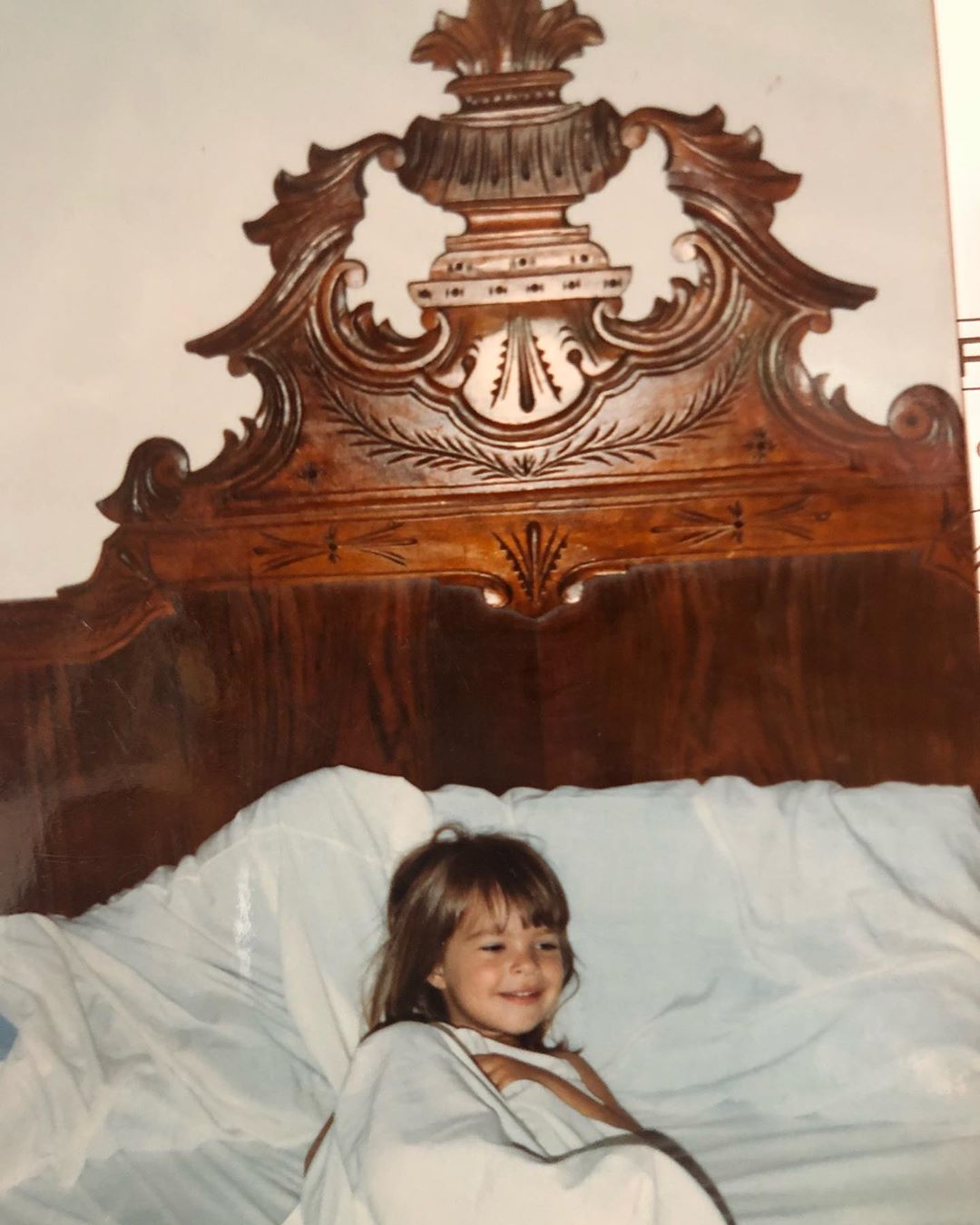 Сміливо! Емілі Ратаковскі блиснула апетитними формами в крихітному бікіні