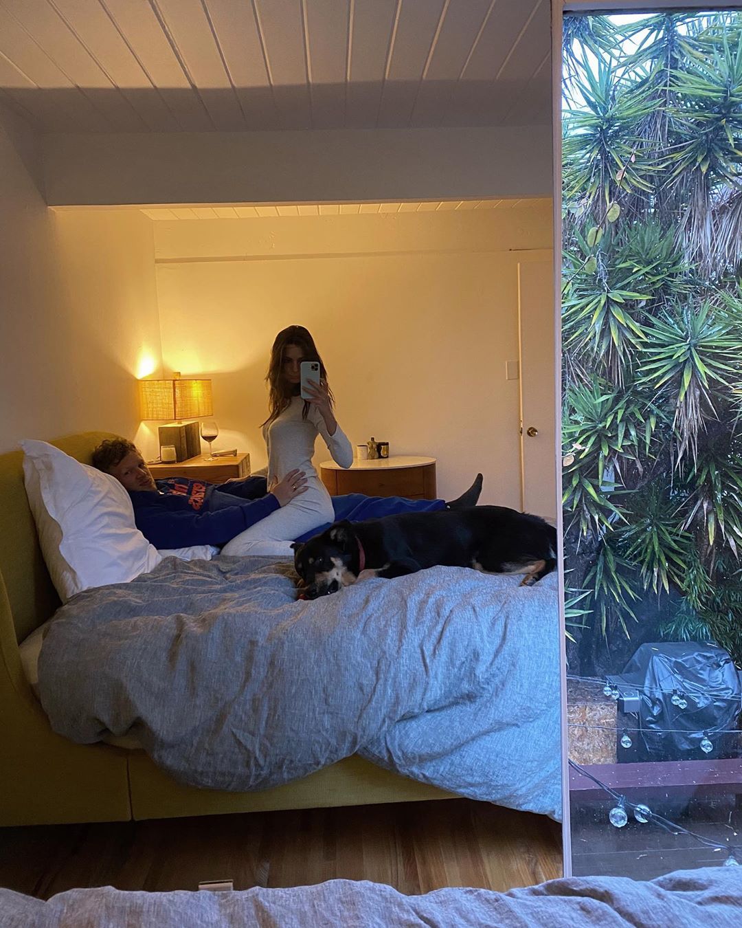 Любов на ізоляції: топ-6 зоряних пар, яких карантин тільки зблизив