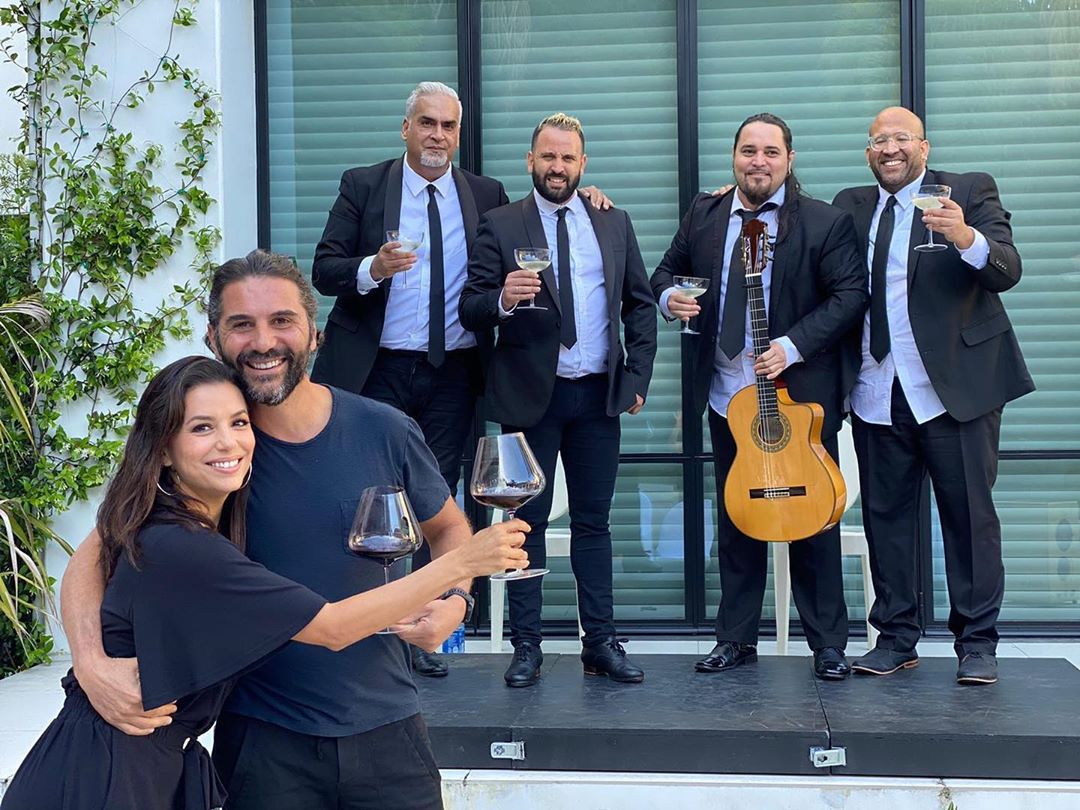 Лучший в мире мужчина: Ева Лонгория порадовала сеть редкими фото с любимым мужем