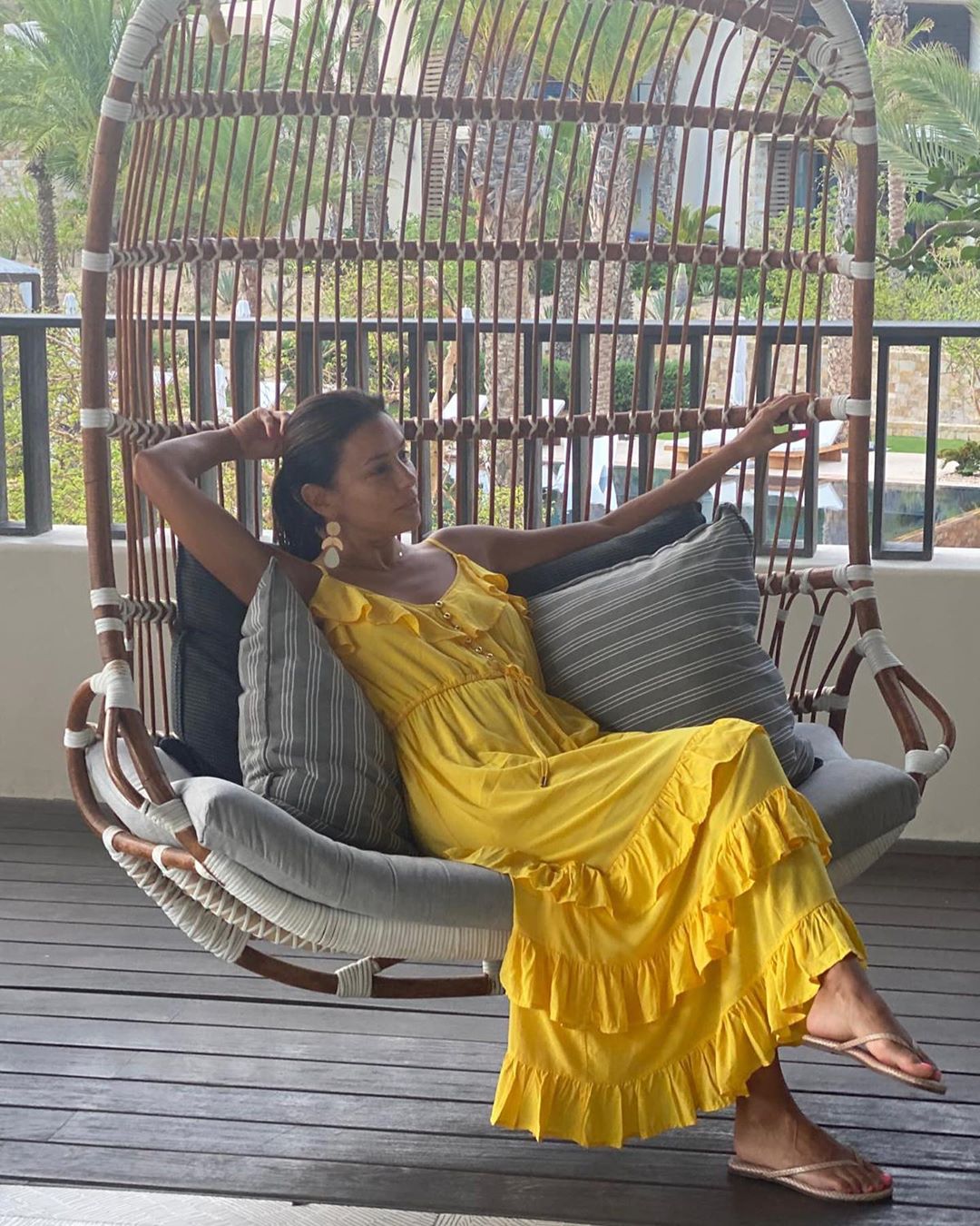 45-річна Єва Лонгорія демонструє спортивну фігуру у відвертому купальнику