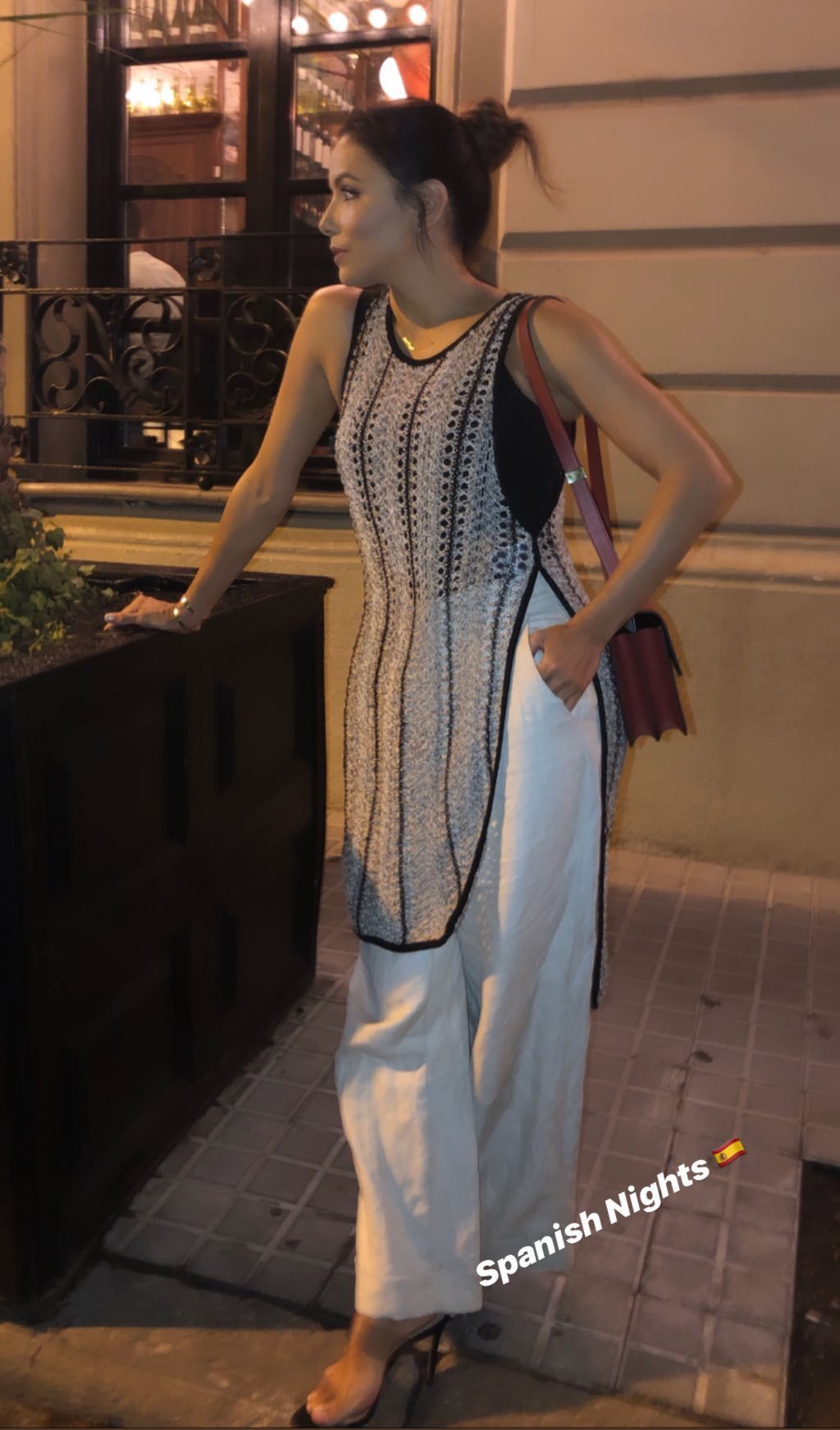 Щаслива матуся: Єва Лонгорія засипала мережу милими фото з однорічним сином