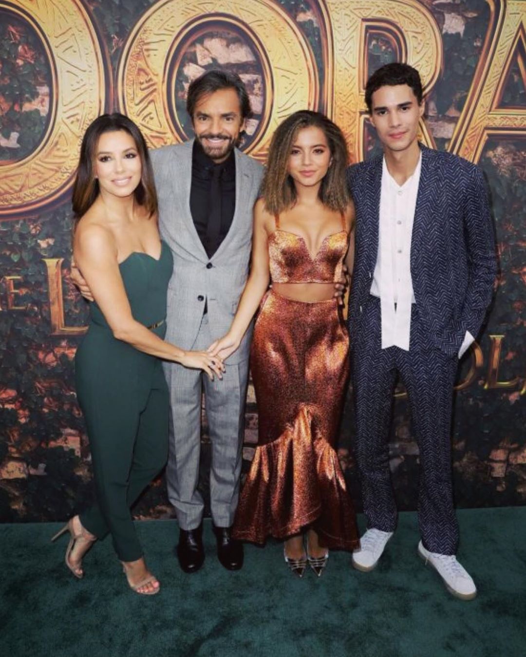 Икона стиля: Ева Лонгория восхищает безупречными образами и совершенным телом