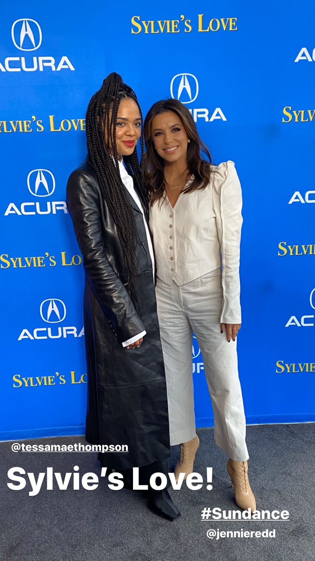 Зимний total white: Ева Лонгория демонстрирует, как носить белый в холодное время года