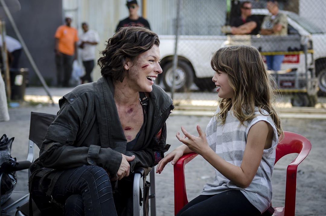 Неймовірна гордість: Мілла Йовович похвалилася "секретними" ролями 12-річної дочки