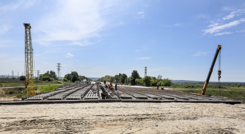 Порошенко назвав капітальний ремонт доріг є одним із пріоритетів держави