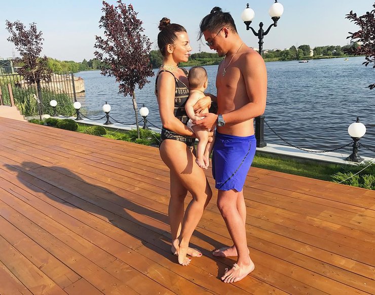 "Моя любовь": Анна Седокова и популярный певец заинтриговали признанием