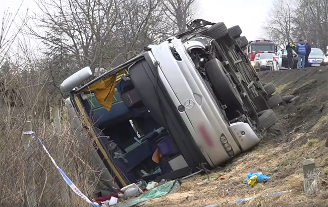 В Польше туристический автобус столкнулся с автомобилем, 11 пострадавших