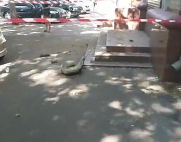 У Дніпрі на жінку обрушилася будівля: подробиці інциденту