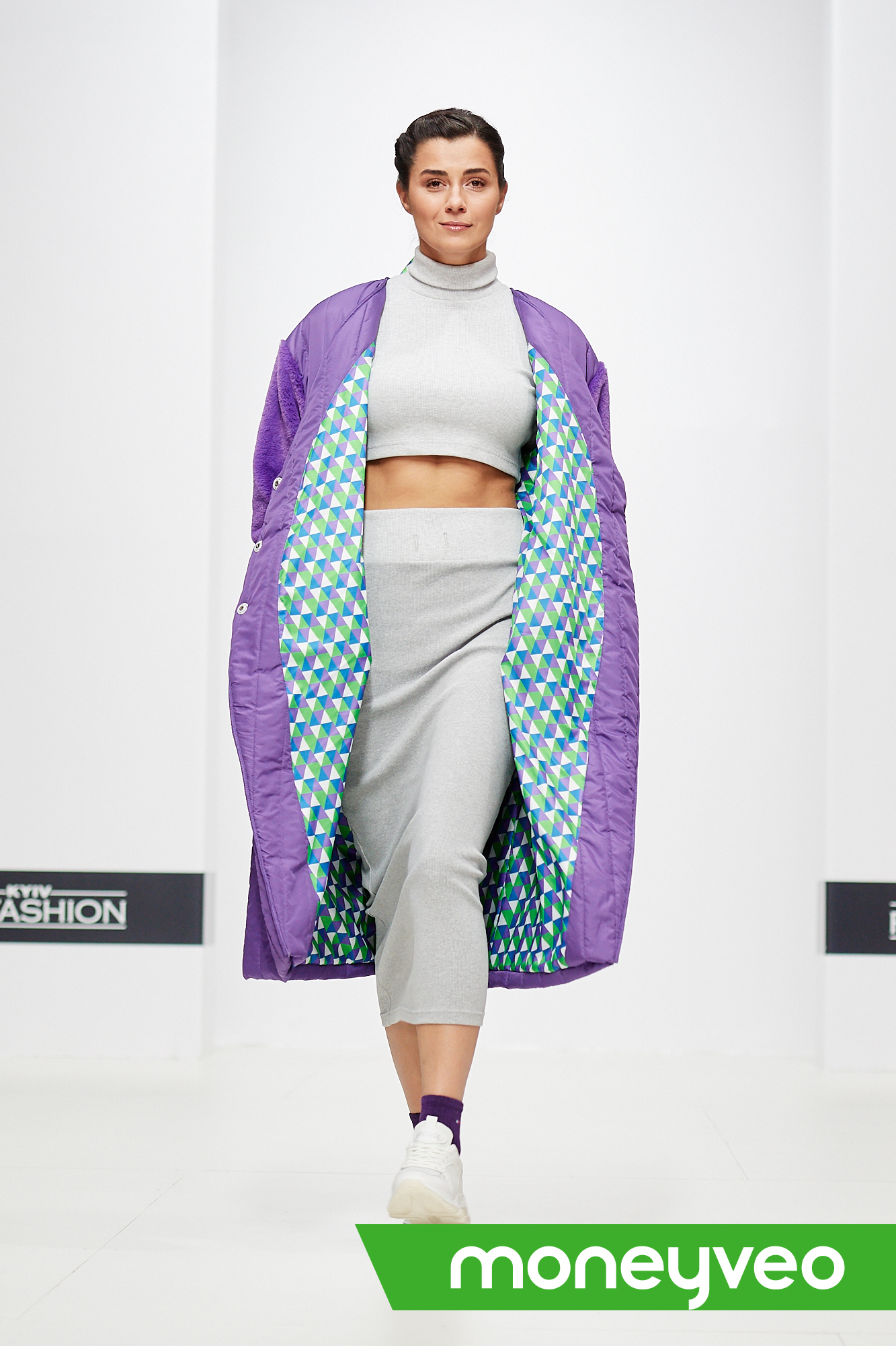 Бренд #КРАСАВА від moneyveo презентував першу колекцію на Kyiv Fashion Week 2019