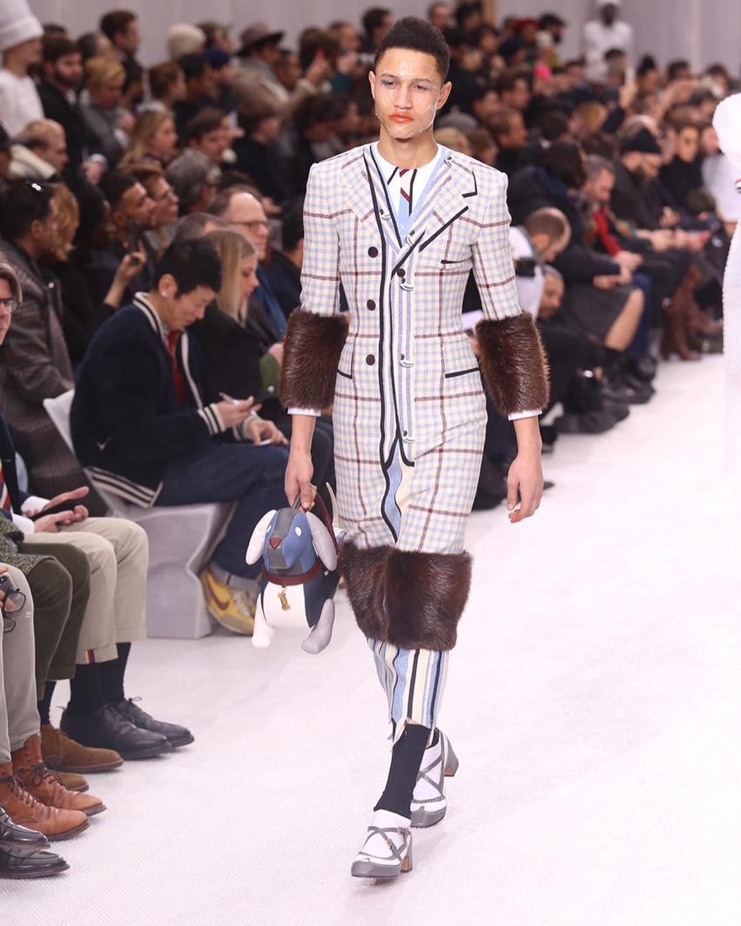 &quot;Мері Поппінс у чоловічої ролі&quot;: Thom Browne вивів на подіум юнаків в сукнях і спідницях (фото)