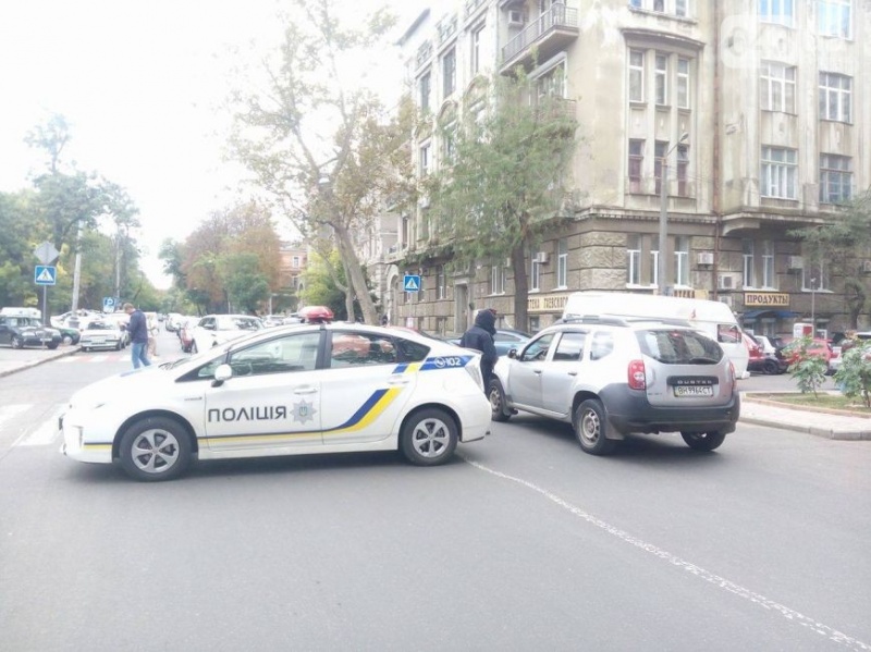 У центрі Одеси військові перекрили дорогу на знак протесту