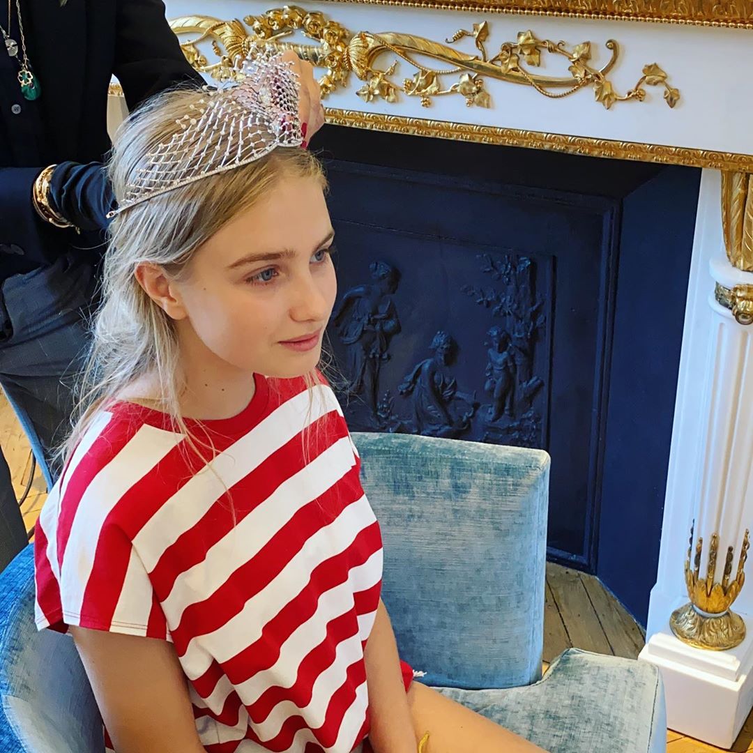 Тиара ей к лицу: Наталья Водянова восхитила аристократической красотой 14-летней дочери