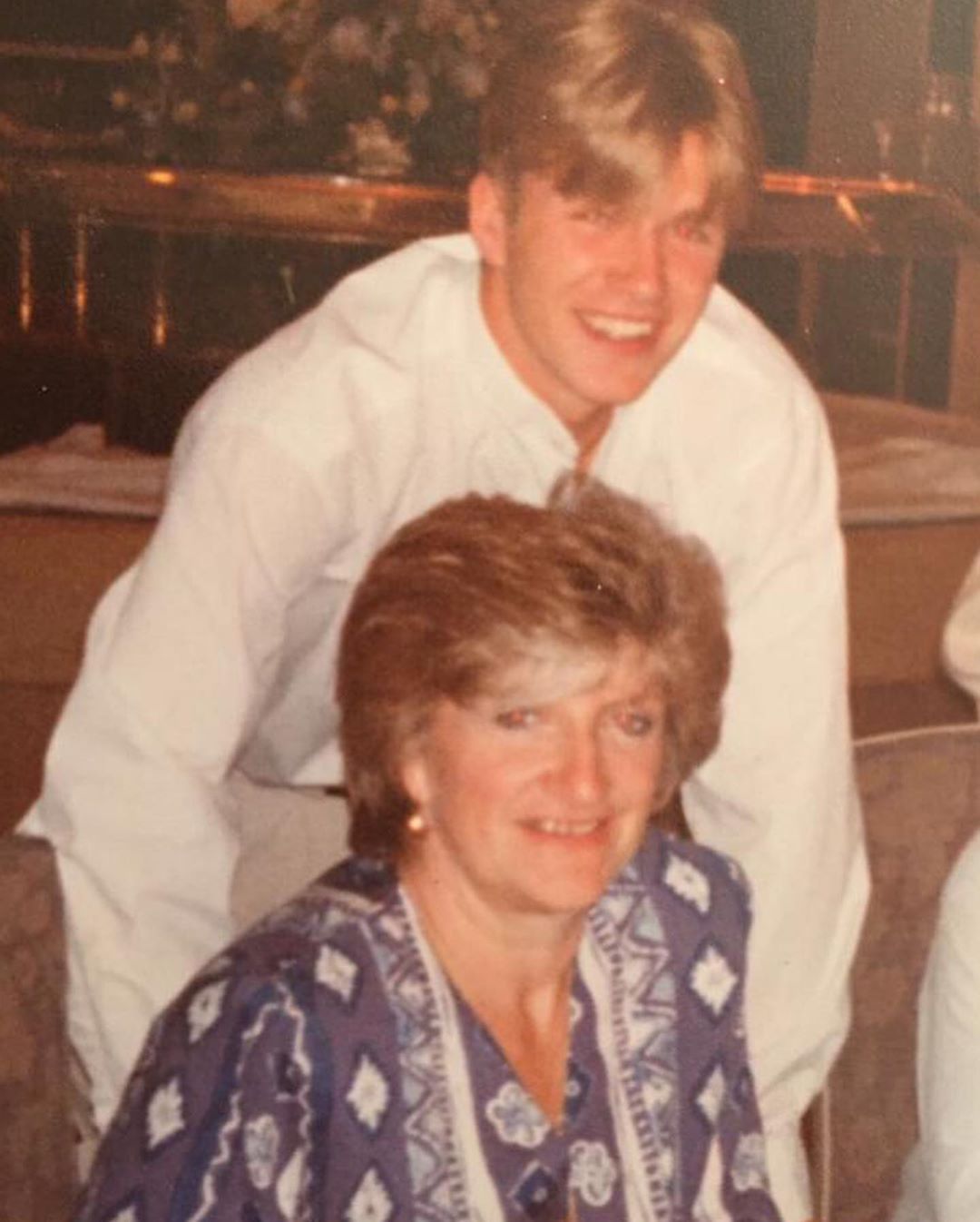 Ідеальний син: Девід Бекхем зворушливо привітав маму з днем народження рідкісними спільними фото