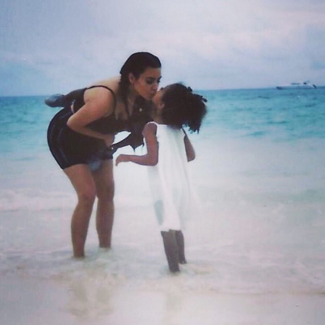 Мамина гордість: Кім Кардашьян зворушила мережу фото з синами