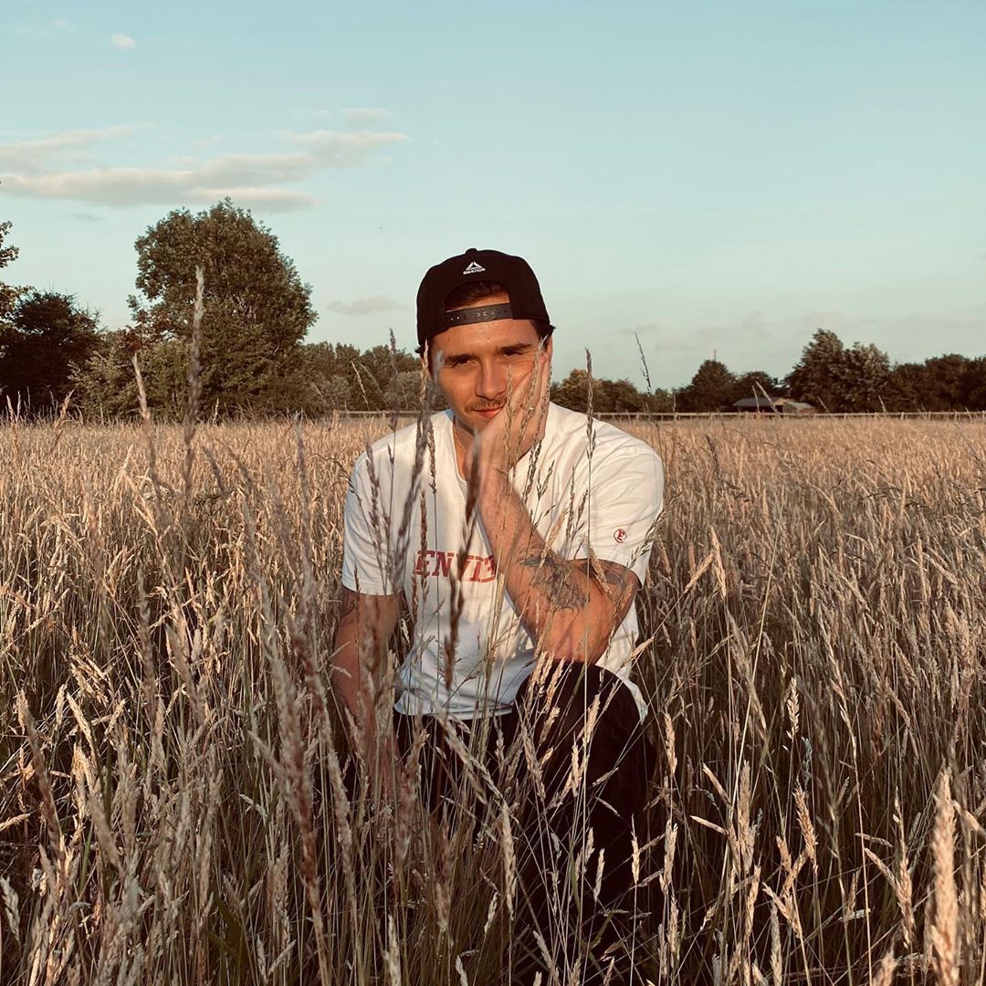 Немов молодий Девід: Вікторія Бекхем підкорила мережу красою 21-річного сина