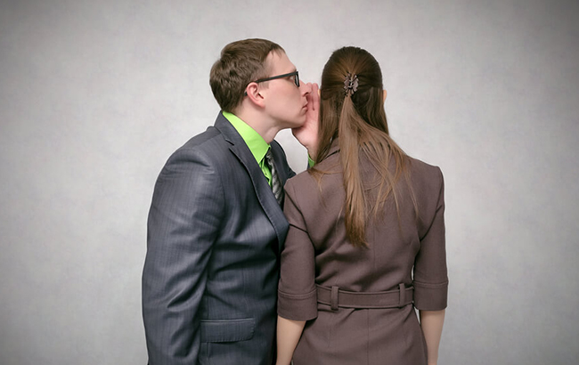 Українцям запропонували заробити на доносах: на скільки можна збагатитися