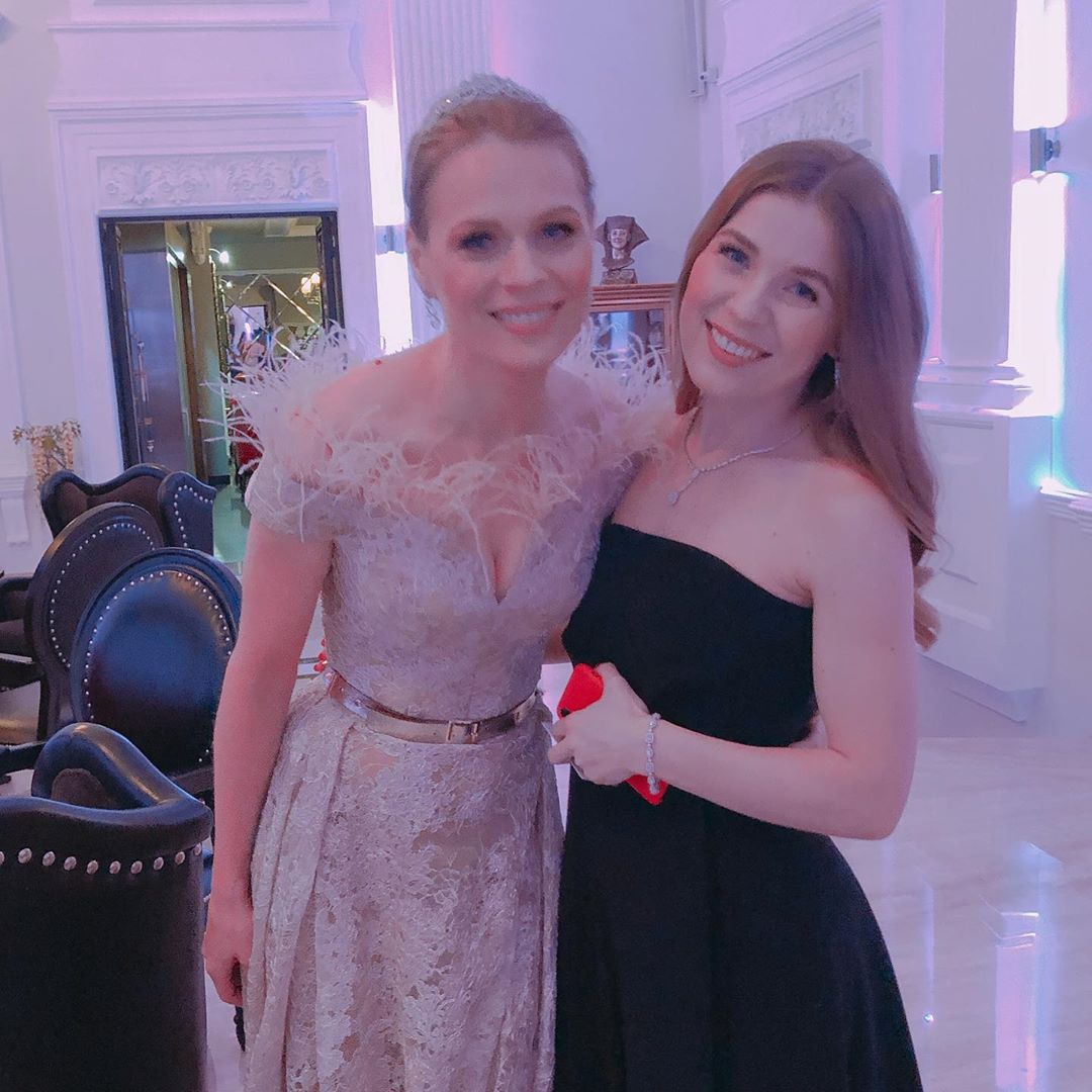 "Так похожи": Ольга Фреймут очаровала сеть фото с младшей сестрой