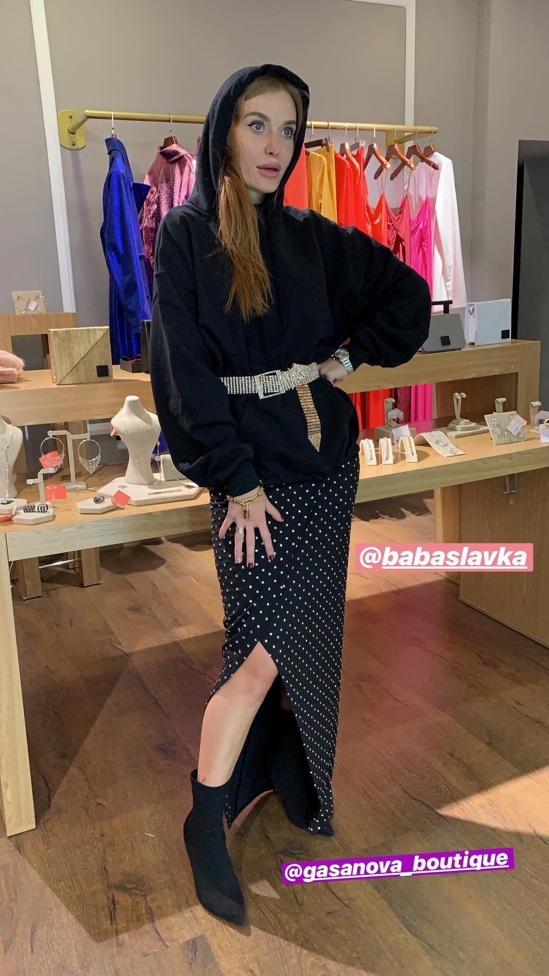 Просто богиня: Слава из НеАнгелов в золотом платье поразила модельной внешностью