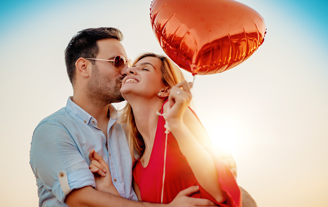 Астролог назвав знаки Зодіаку, які укладуть шлюб до кінця цього року